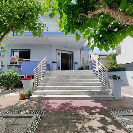 Hotel Moderno - Bed & Breakfast Cervia Exterior foto
