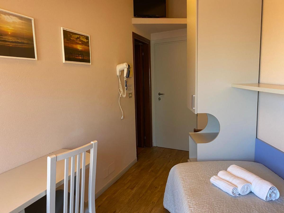 Hotel Moderno - Bed & Breakfast Cervia Exterior foto