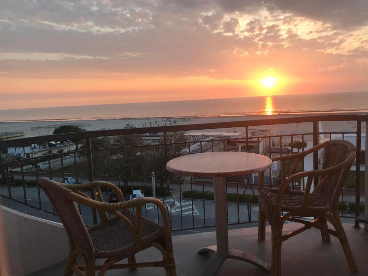 Hotel Moderno - Bed & Breakfast Cervia Exterior foto