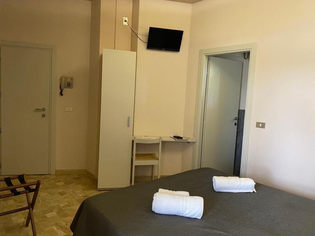 Hotel Moderno - Bed & Breakfast Cervia Exterior foto