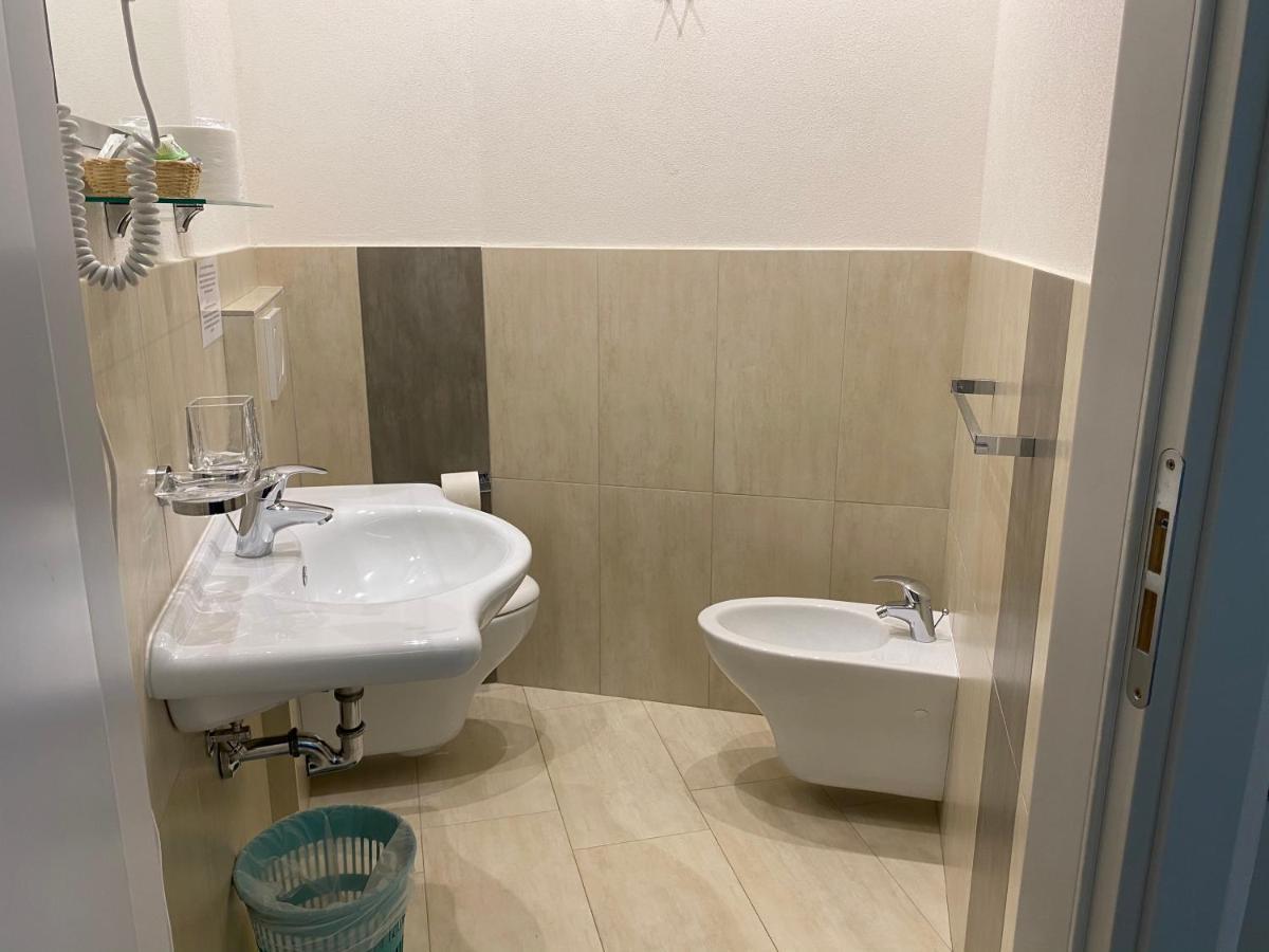 Hotel Moderno - Bed & Breakfast Cervia Exterior foto