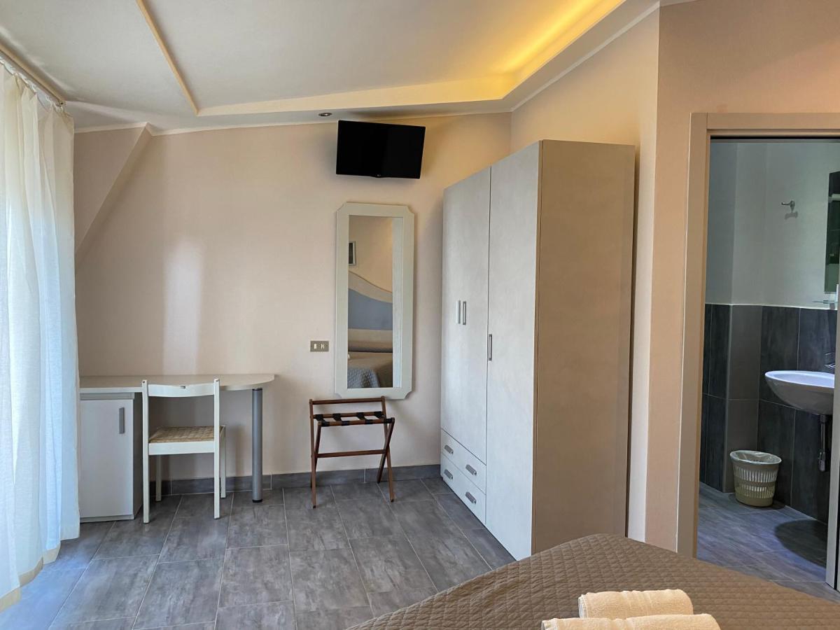 Hotel Moderno - Bed & Breakfast Cervia Exterior foto
