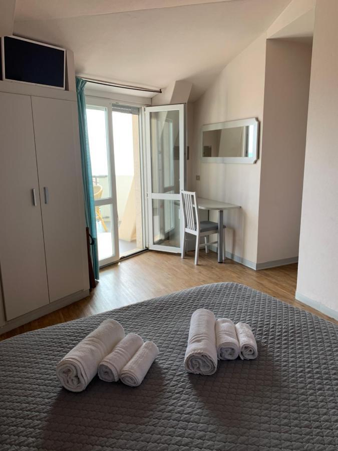 Hotel Moderno - Bed & Breakfast Cervia Exterior foto