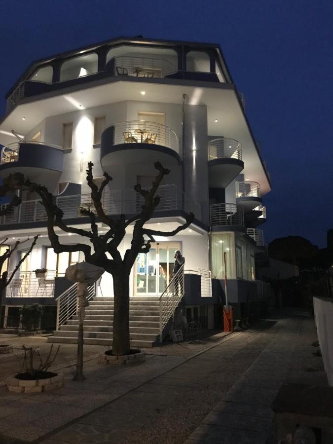 Hotel Moderno - Bed & Breakfast Cervia Exterior foto