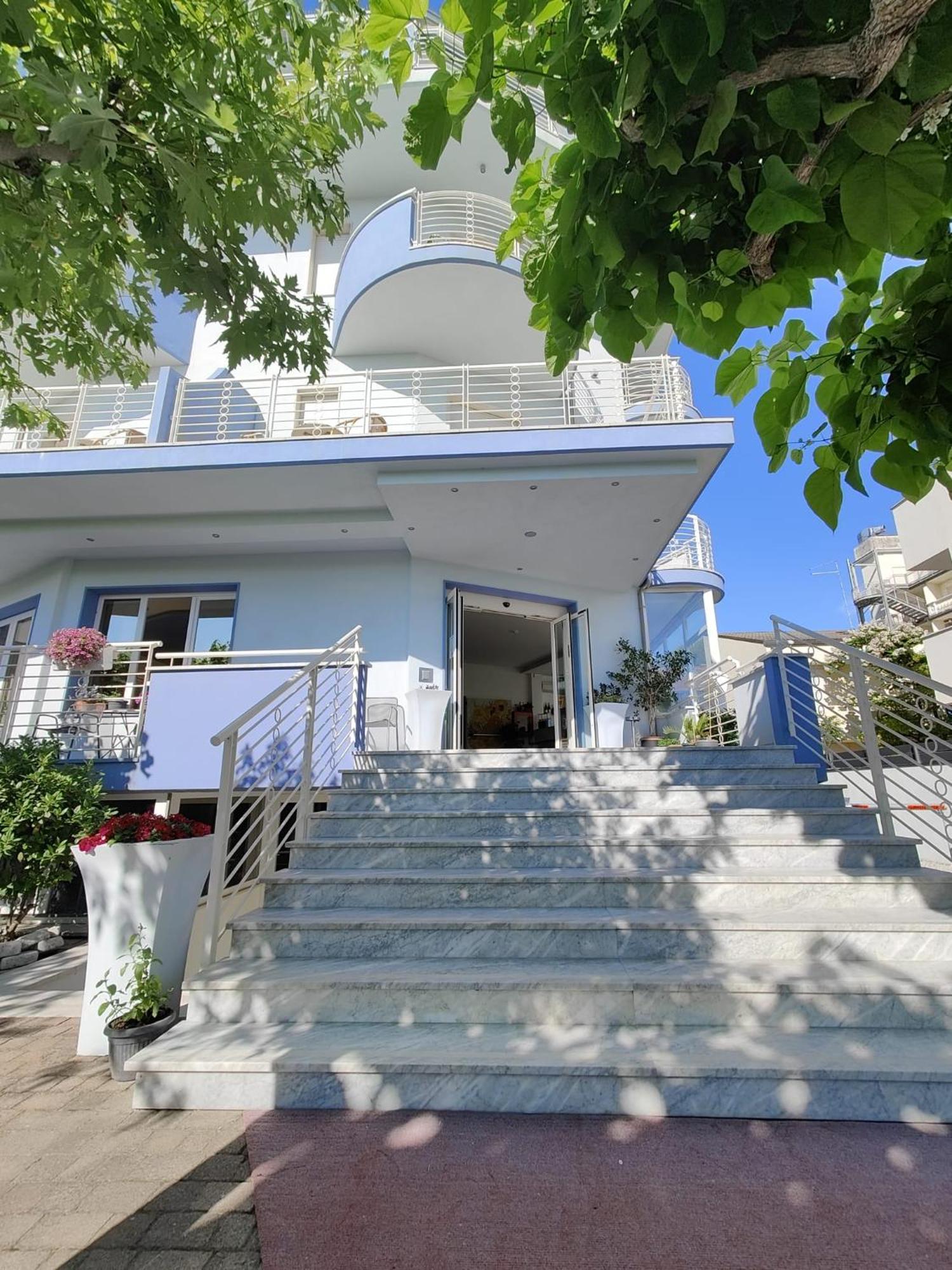 Hotel Moderno - Bed & Breakfast Cervia Exterior foto