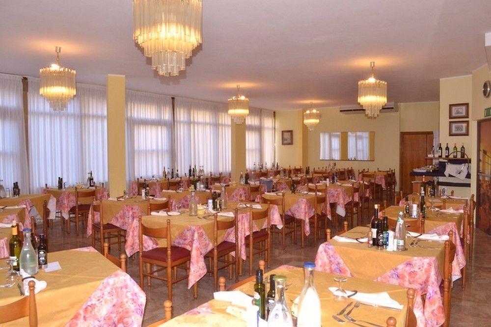 Hotel Moderno - Bed & Breakfast Cervia Exterior foto