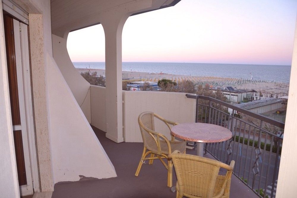 Hotel Moderno - Bed & Breakfast Cervia Exterior foto