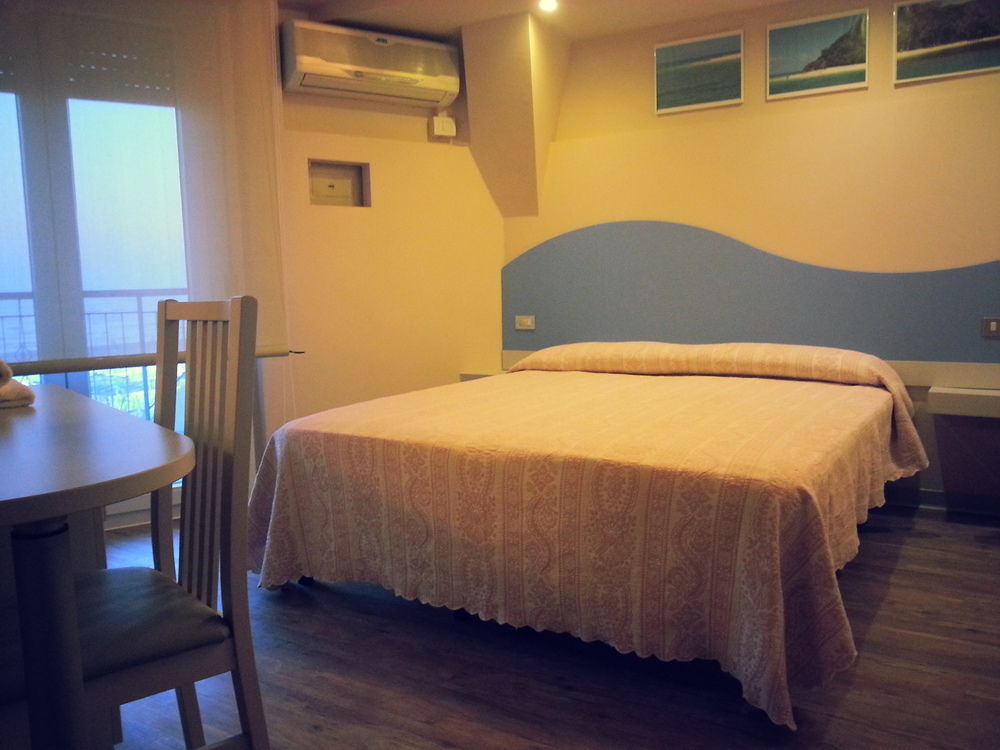 Hotel Moderno - Bed & Breakfast Cervia Exterior foto
